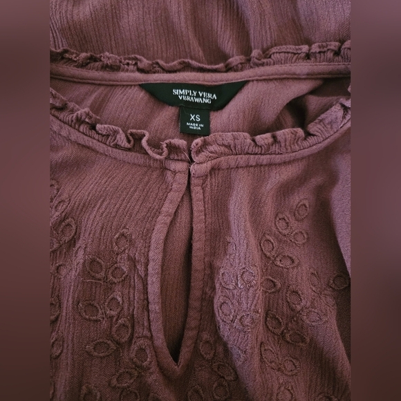 Simply Vera Wang Burgundy Rayon Long Sleeve Embroidered textured Blouse-Size XS - Picture 5 of 6